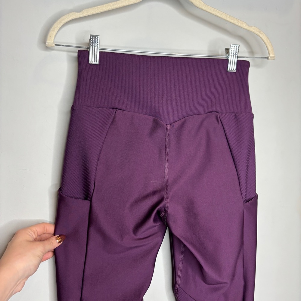 ALO Yoga Purple Leggings - Picture 9 of 13